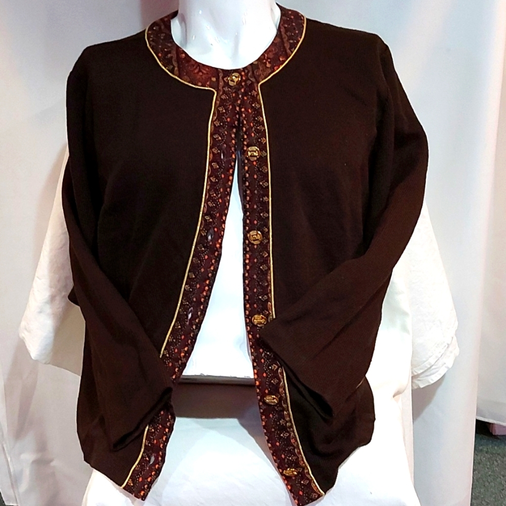 Ladie's long sleeve L button up cardigan